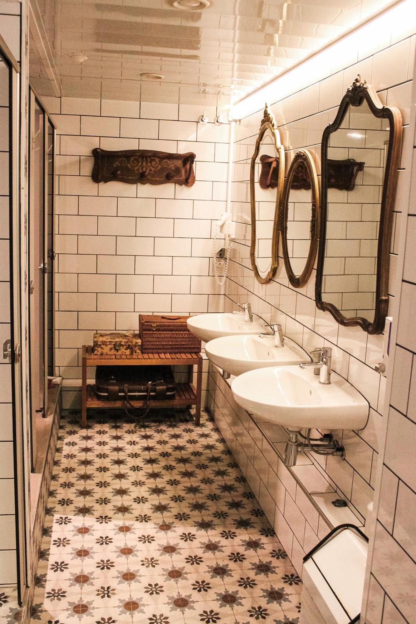 Pars Teatro Hostel (Adults Only) Barselona Dış mekan fotoğraf