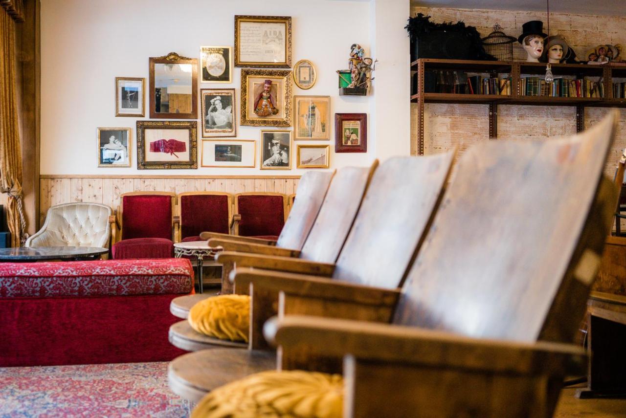 Pars Teatro Hostel (Adults Only) Barselona Dış mekan fotoğraf
